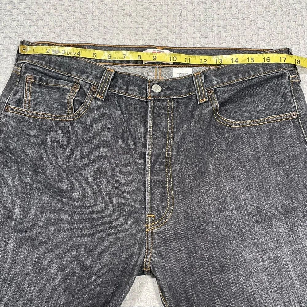 Men’s Levi’s 501 Straight Leg Button Fly 2009 Size 36x34 Gray/Black